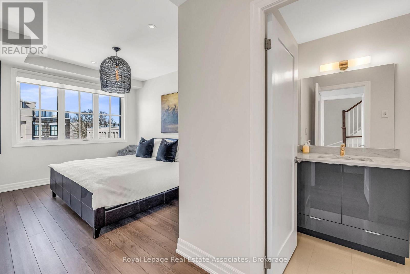 203 - 652 Cricklewood Drive, Mississauga, Ontario  L5E 0A5 - Photo 25 - W12861068