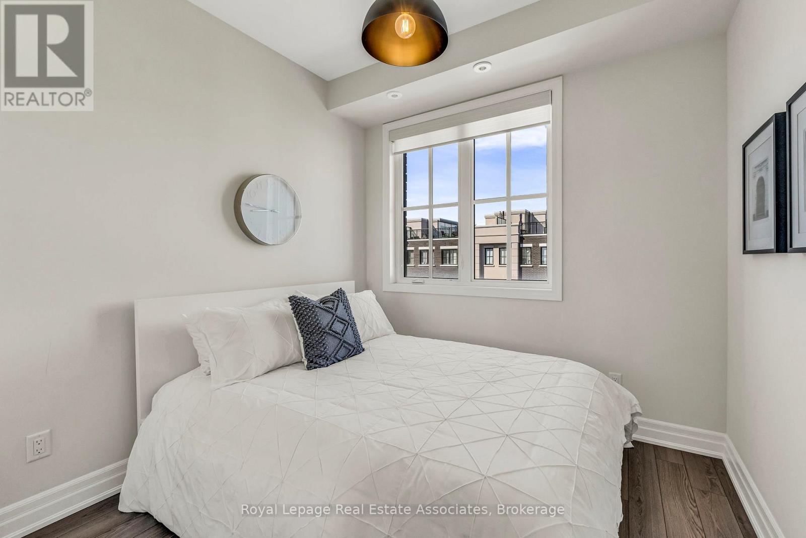 203 - 652 Cricklewood Drive, Mississauga, Ontario  L5E 0A5 - Photo 27 - W12861068