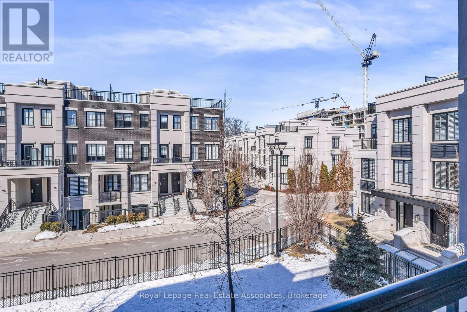 203 - 652 Cricklewood Drive, Mississauga, Ontario  L5E 0A5 - Photo 35 - W12861068