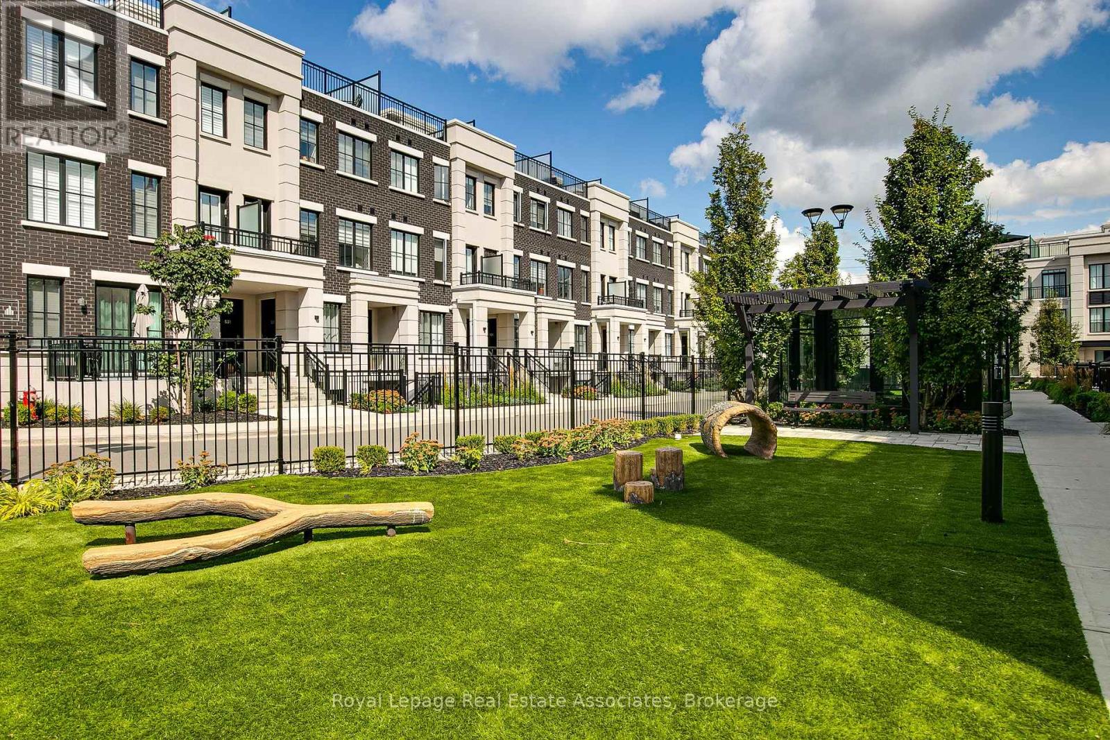 203 - 652 Cricklewood Drive, Mississauga, Ontario  L5E 0A5 - Photo 38 - W12861068