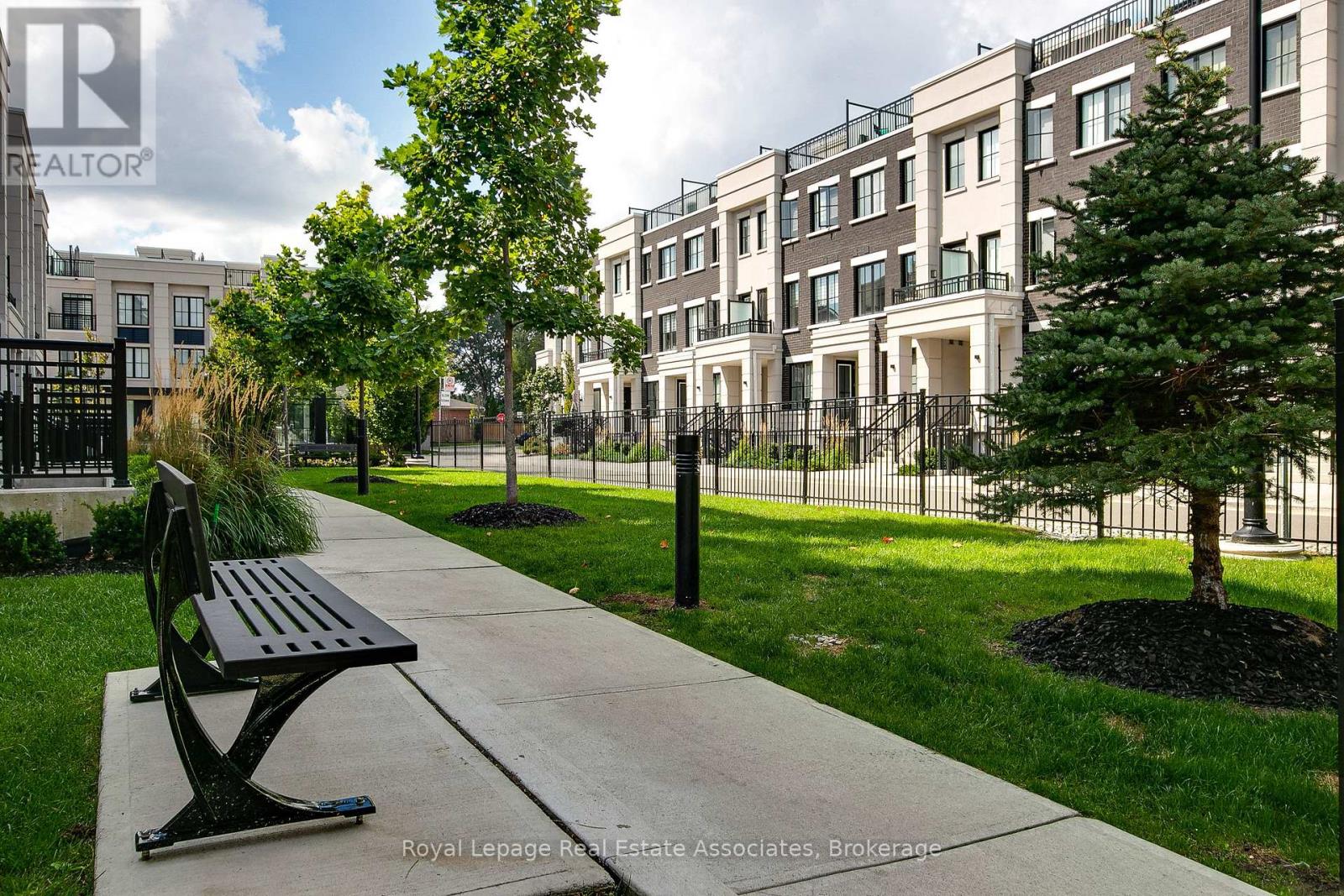 203 - 652 Cricklewood Drive, Mississauga, Ontario  L5E 0A5 - Photo 39 - W12861068