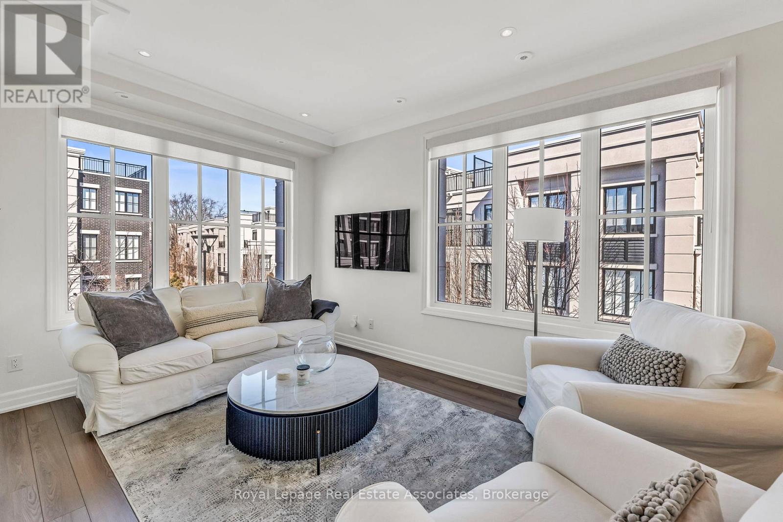 203 - 652 Cricklewood Drive, Mississauga, Ontario  L5E 0A5 - Photo 8 - W12861068