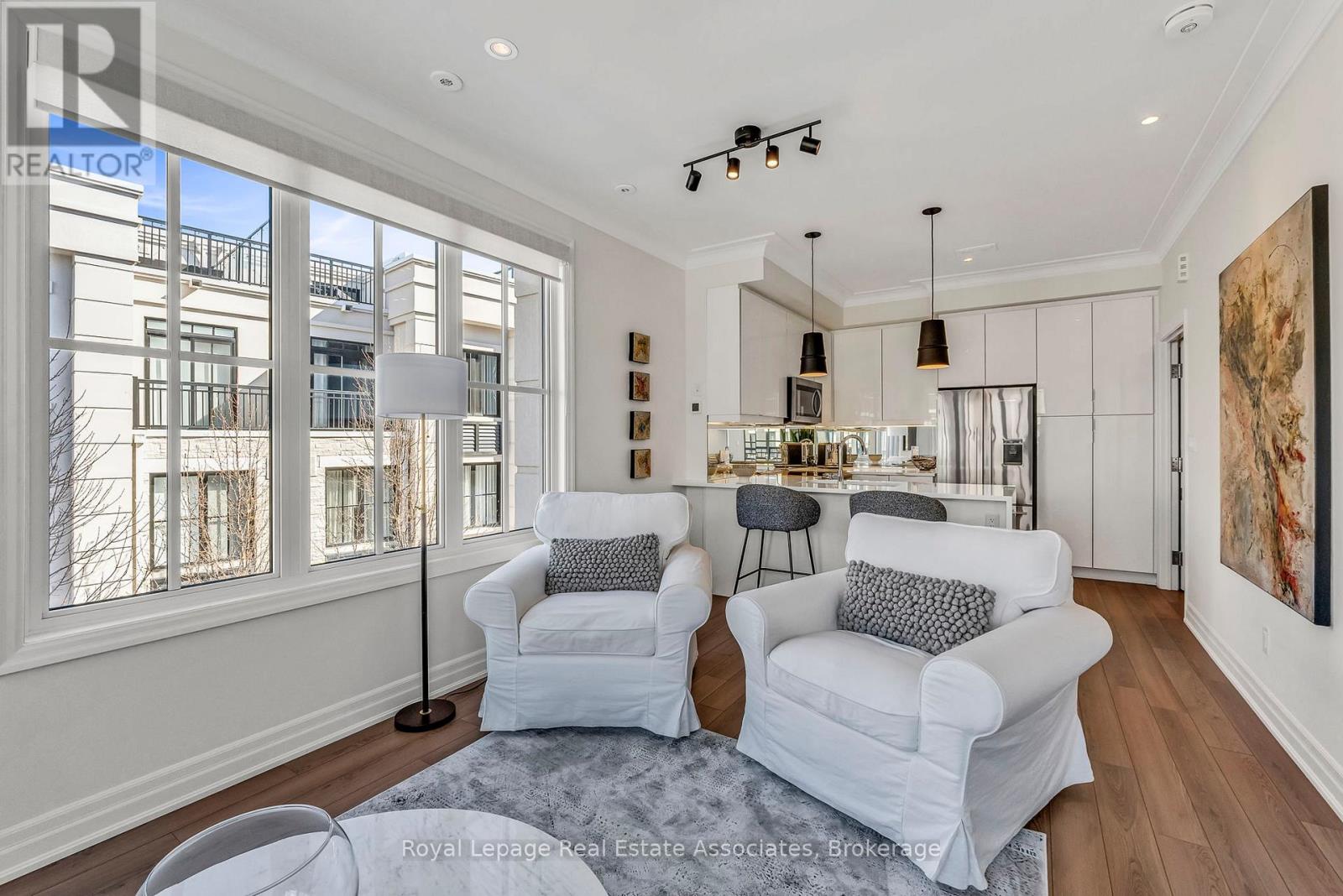 203 - 652 Cricklewood Drive, Mississauga, Ontario  L5E 0A5 - Photo 9 - W12861068