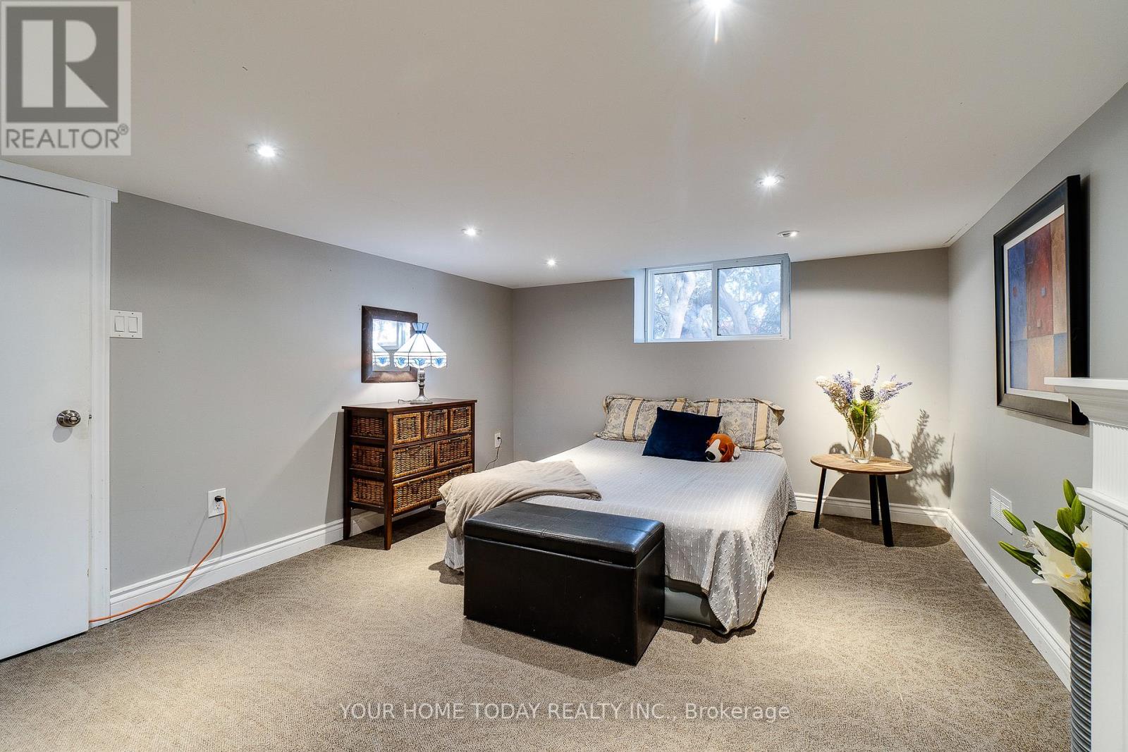 10 Knox Street, Halton Hills, Ontario  L7J 1C7 - Photo 27 - W12861160