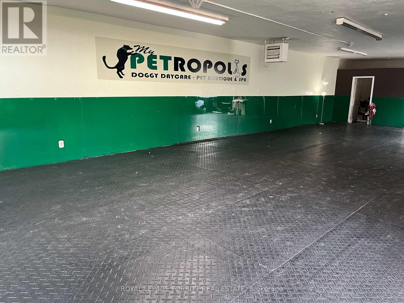 3367 Lake Shore Boulevard W, Toronto, Ontario  M8W 1N1 - Photo 4 - W12861186