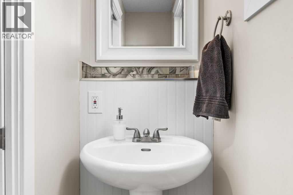 28 Crocus Ridge Point, Rural Rocky View County, Alberta  T3Z 1G4 - Photo 15 - A2290437