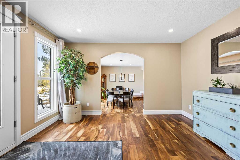 28 Crocus Ridge Point, Rural Rocky View County, Alberta  T3Z 1G4 - Photo 5 - A2290437