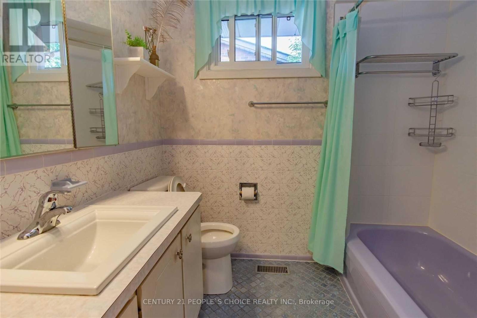 25 Darlington Drive, Hamilton, Ontario  L9C 2L8 - Photo 7 - X12861020