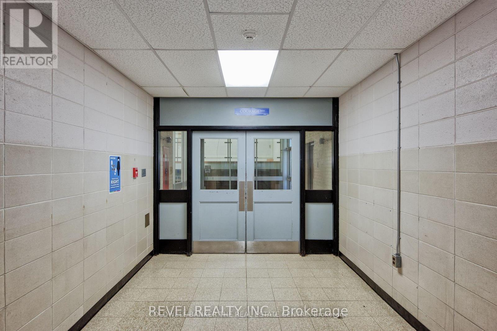 45 Randall Avenue, Hamilton, Ontario  L8G 2K8 - Photo 9 - X12861028