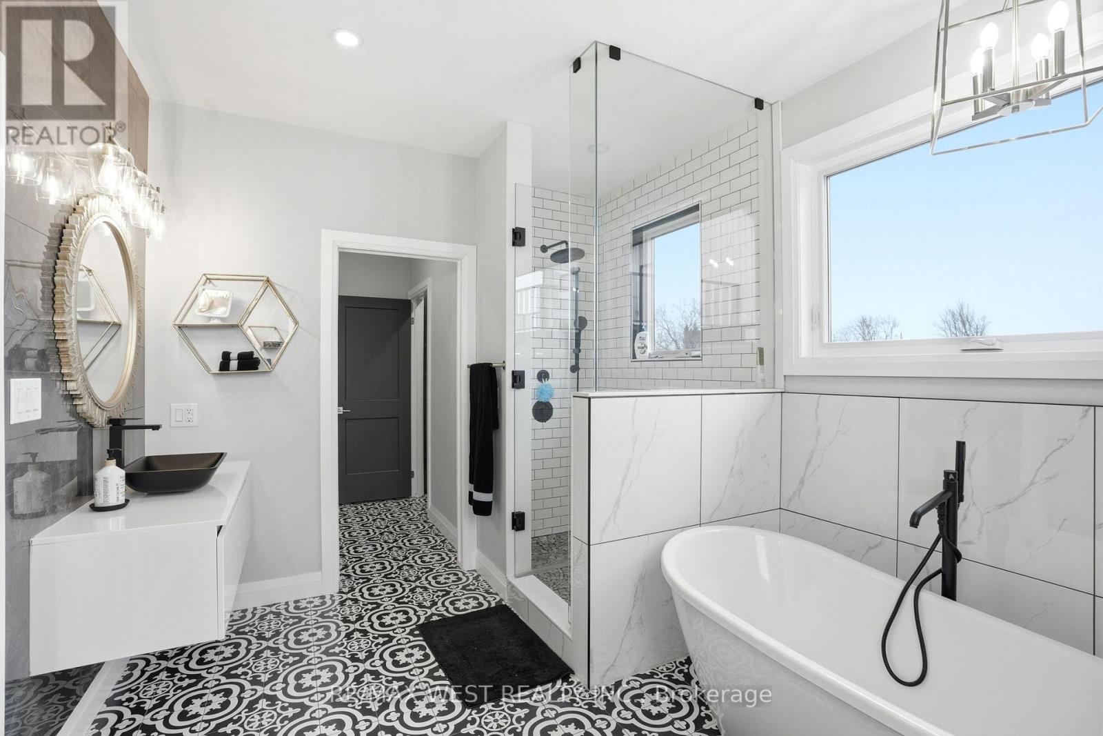 480 Pleasant Beach Road N, Port Colborne, Ontario  L0S 1R0 - Photo 11 - X12861082