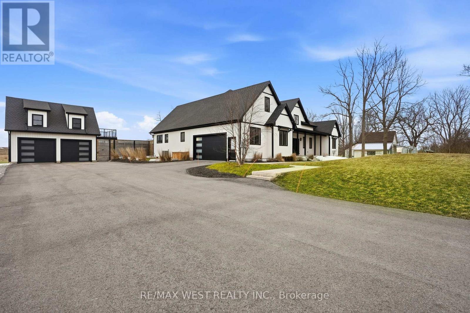 480 Pleasant Beach Road N, Port Colborne, Ontario  L0S 1R0 - Photo 2 - X12861082