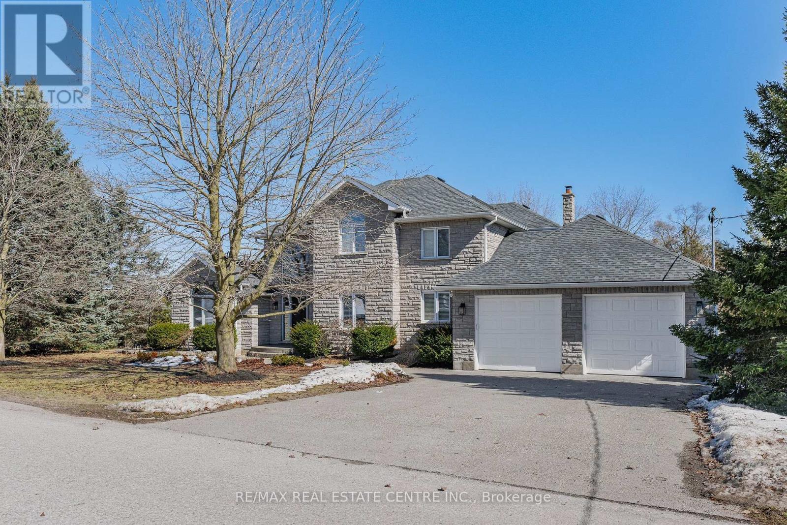 1 BROWN AVENUE, North Dumfries, Ontario