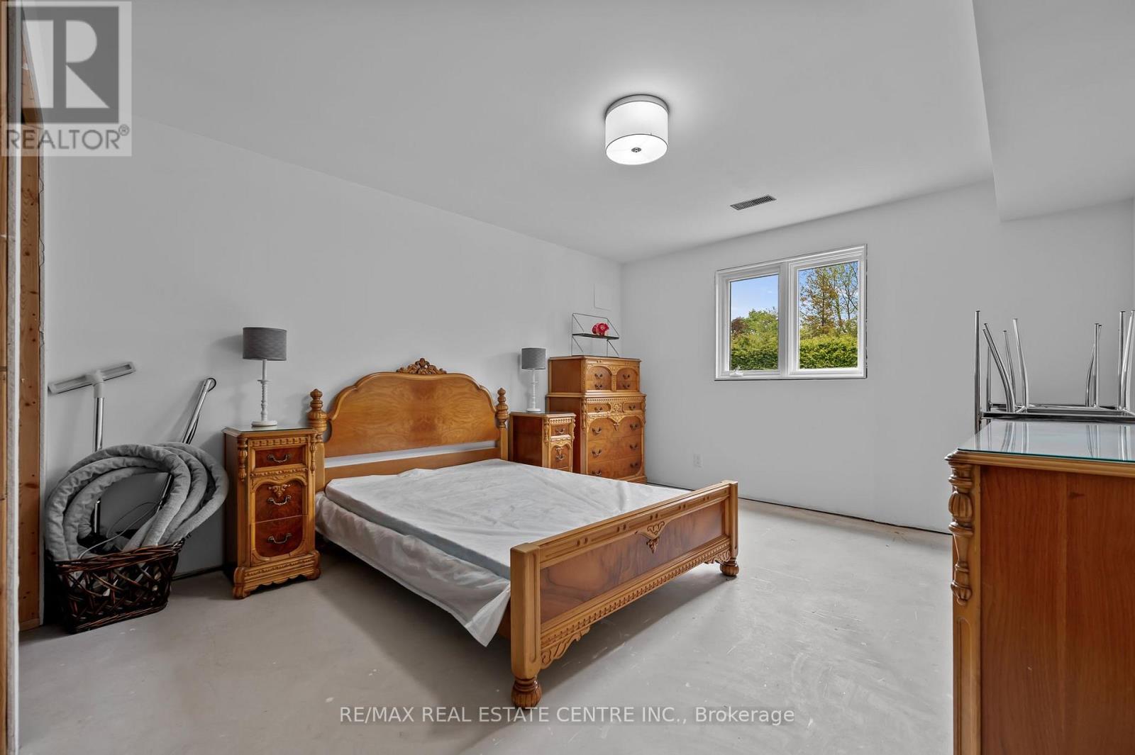 1 Brown Avenue, North Dumfries, Ontario  N1R 5S3 - Photo 35 - X12861130