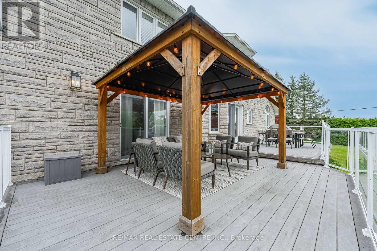 1 Brown Avenue, North Dumfries, Ontario  N1R 5S3 - Photo 40 - X12861130