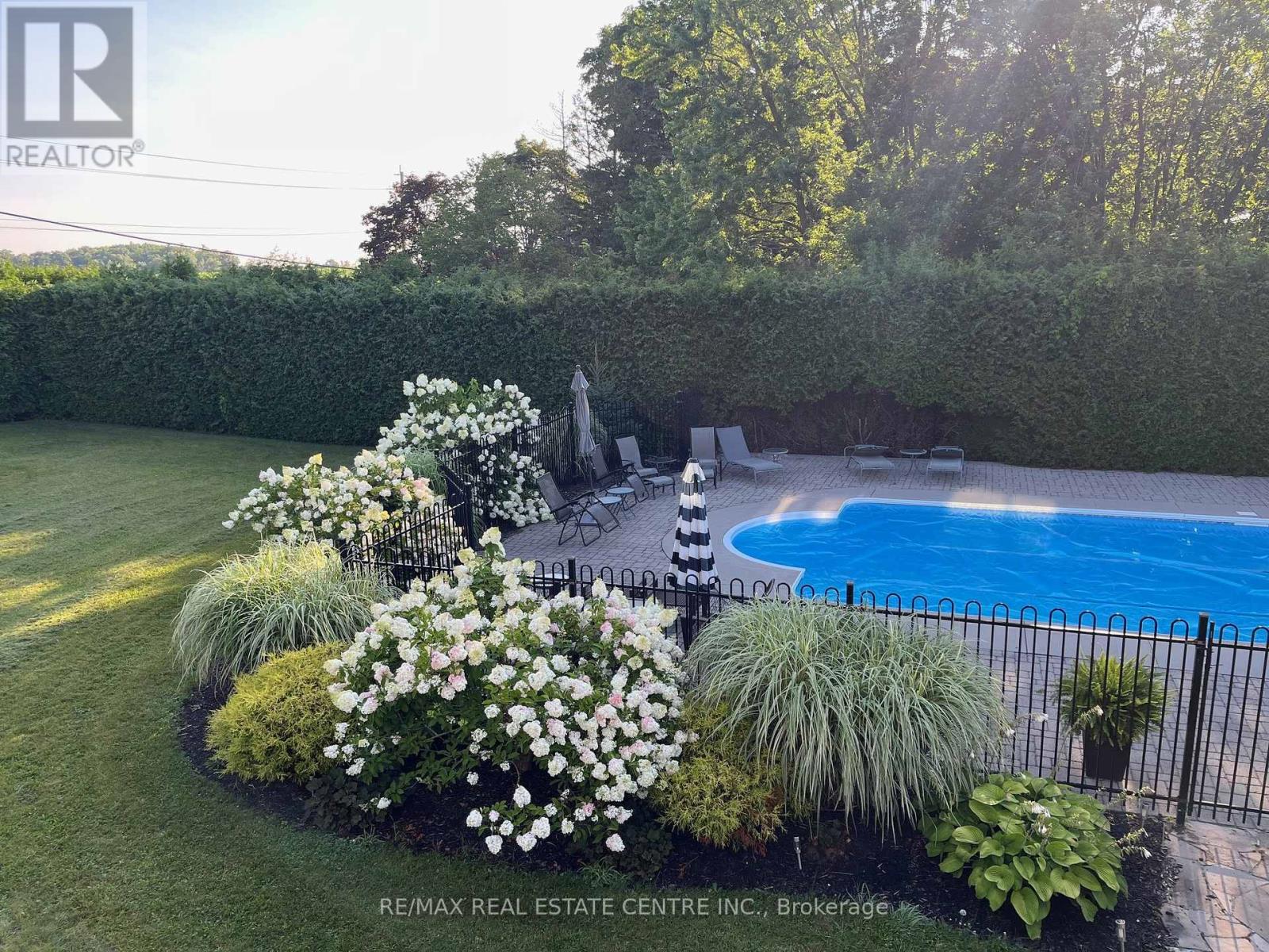 1 Brown Avenue, North Dumfries, Ontario  N1R 5S3 - Photo 44 - X12861130