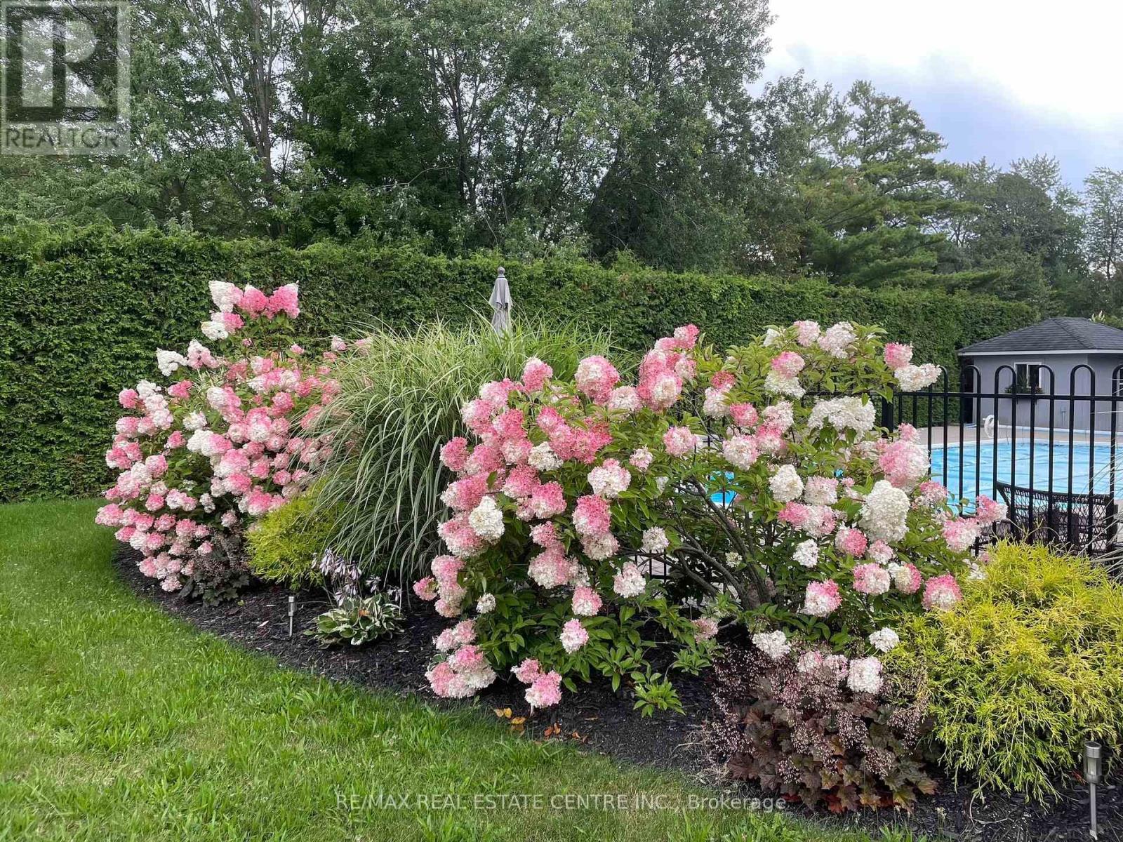 1 Brown Avenue, North Dumfries, Ontario  N1R 5S3 - Photo 46 - X12861130