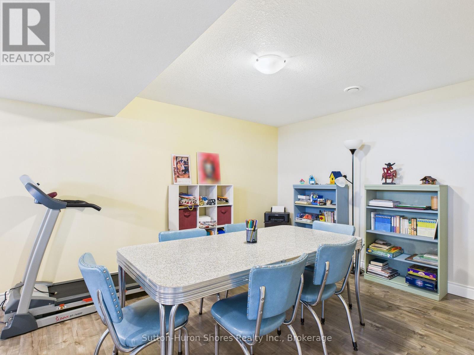 404 Devonshire Road, Saugeen Shores, Ontario  N0H 2C3 - Photo 32 - X12368718