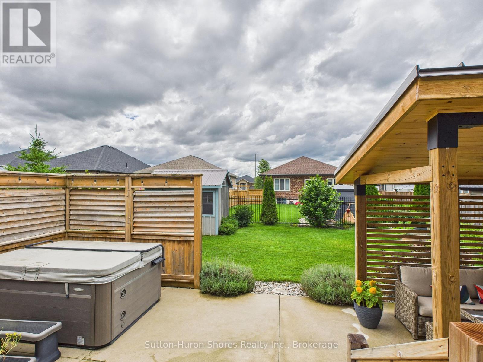 404 Devonshire Road, Saugeen Shores, Ontario  N0H 2C3 - Photo 20 - X12368718