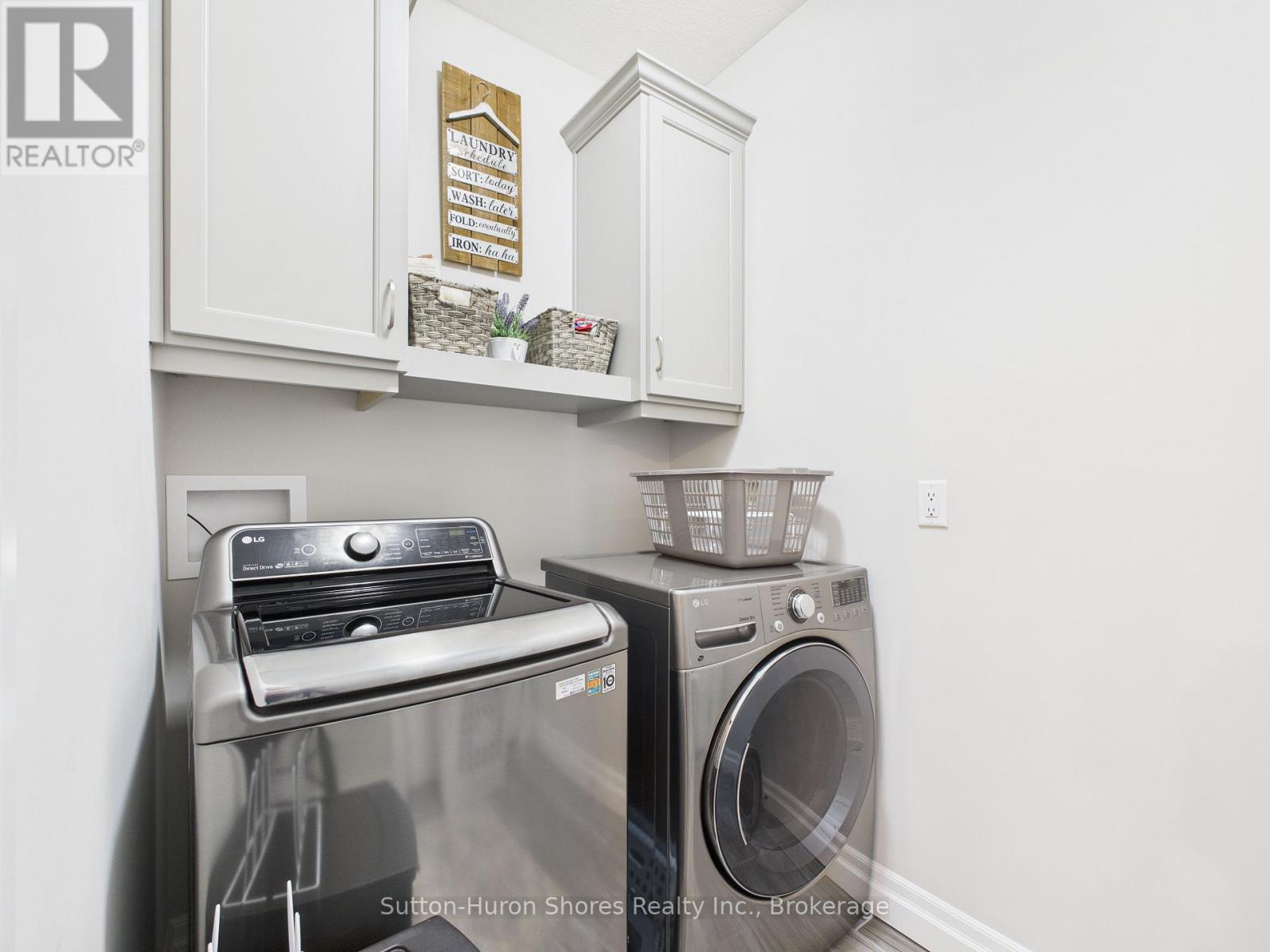 404 Devonshire Road, Saugeen Shores, Ontario  N0H 2C3 - Photo 7 - X12368718