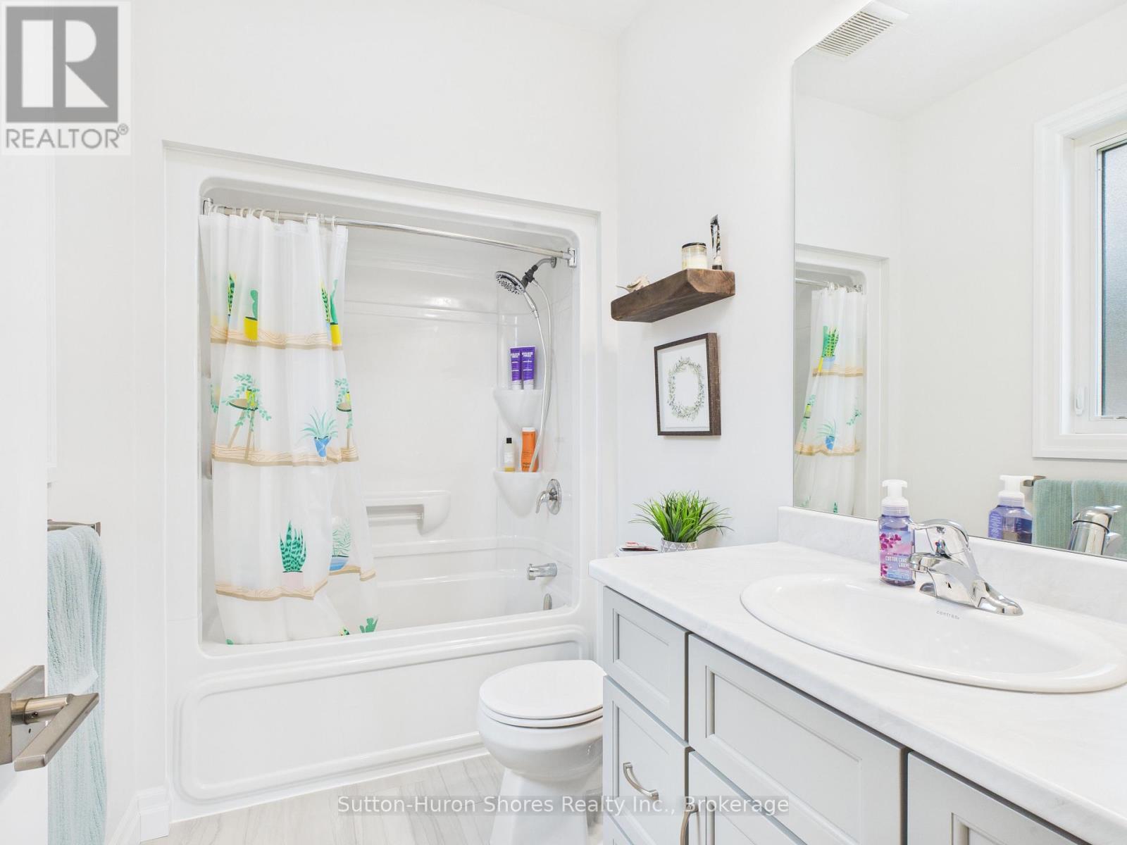 404 Devonshire Road, Saugeen Shores, Ontario  N0H 2C3 - Photo 28 - X12368718