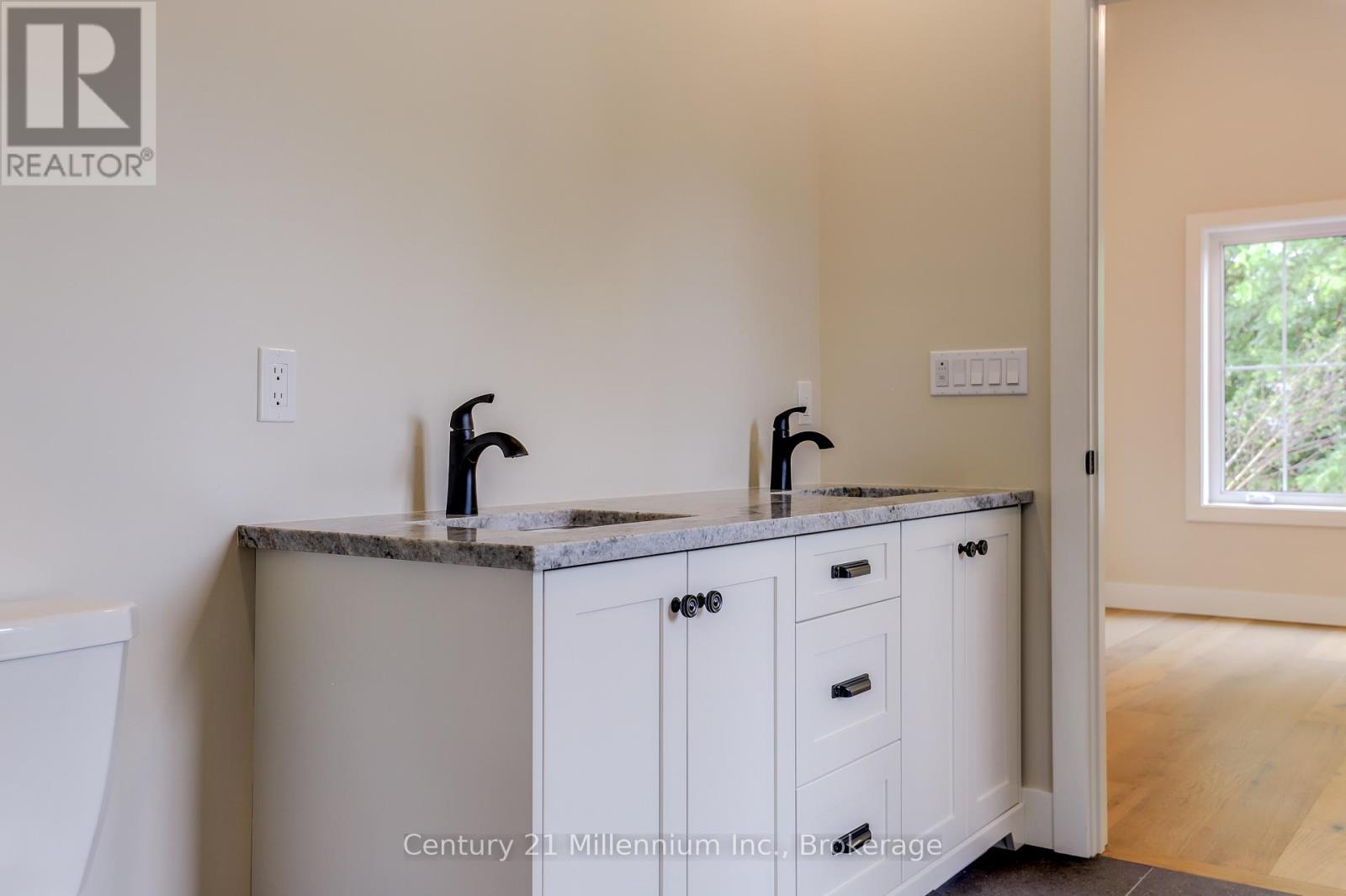 15 Grenville Street N, Saugeen Shores, Ontario  N0H 2L0 - Photo 36 - X12568882