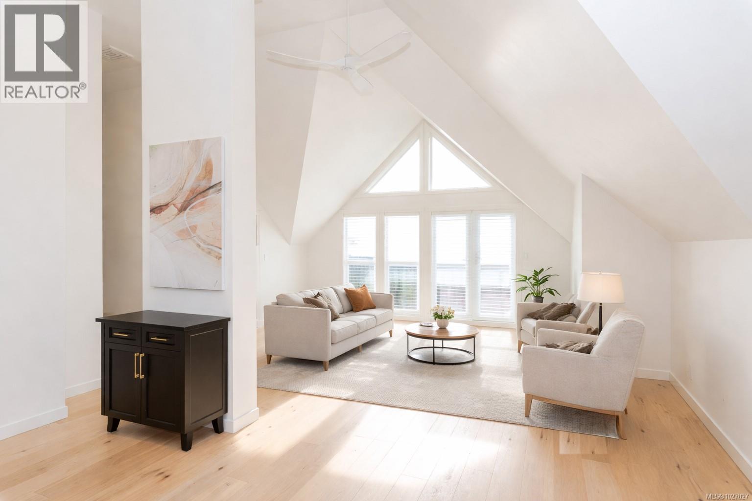 E 1741 Oak Bay Ave, Victoria, British Columbia  V8R 1B8 - Photo 1 - 1027827