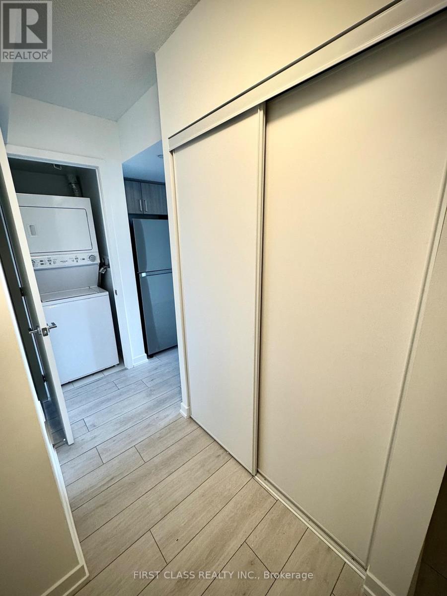 718 - 556 Marlee Avenue, Toronto, Ontario  M6B 0B1 - Photo 17 - W12789108