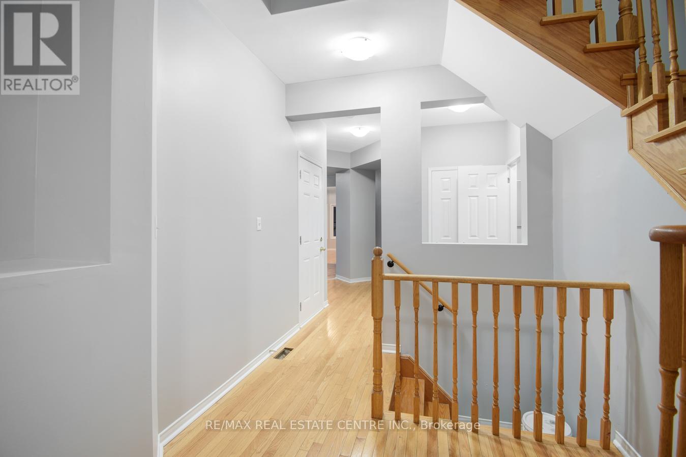 112 Commodore Drive, Brampton, Ontario L6X 0S6 - Photo 17 - W12791788