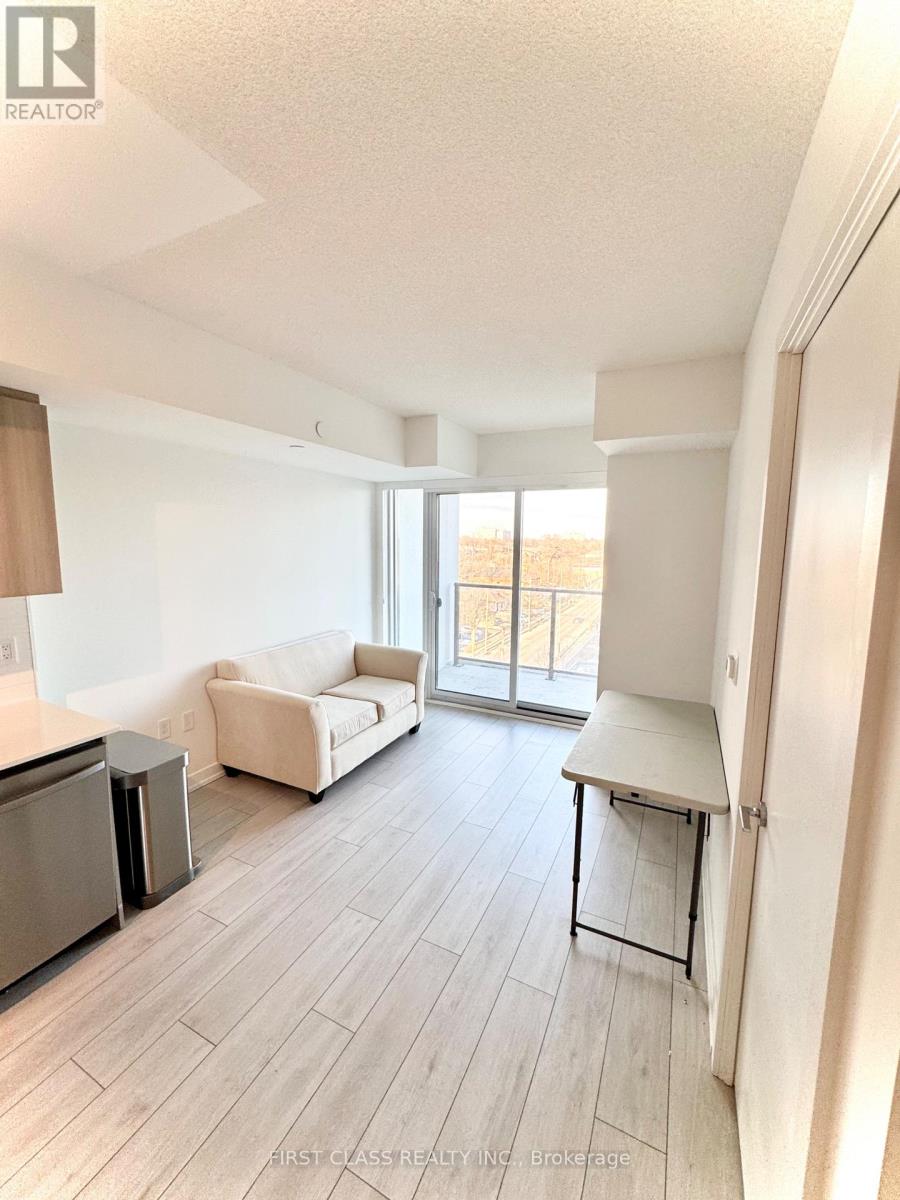 718 - 556 Marlee Avenue, Toronto, Ontario  M6B 0B1 - Photo 9 - W12789108