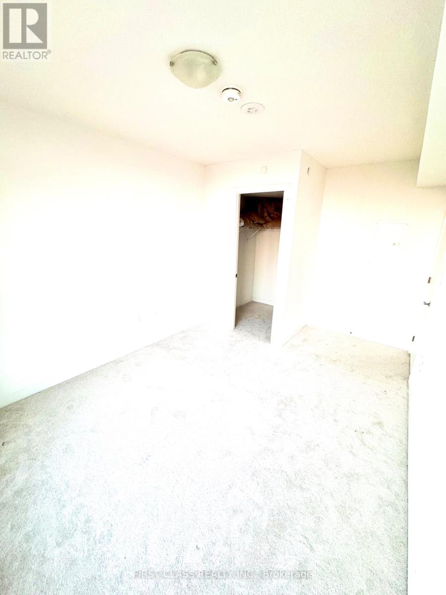 718 - 556 Marlee Avenue, Toronto, Ontario  M6B 0B1 - Photo 14 - W12789108