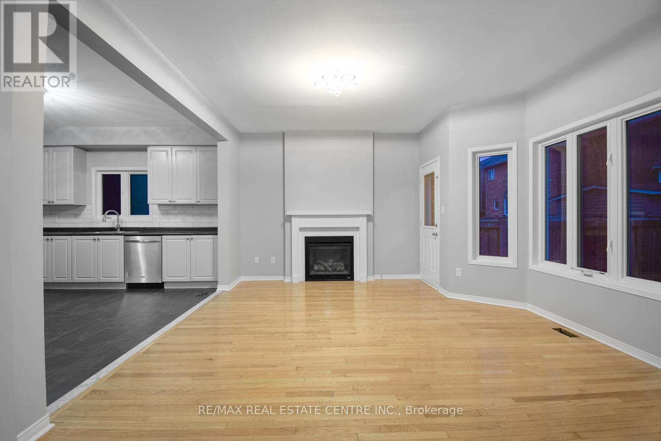 112 Commodore Drive, Brampton, Ontario L6X 0S6 - Photo 10 - W12791788