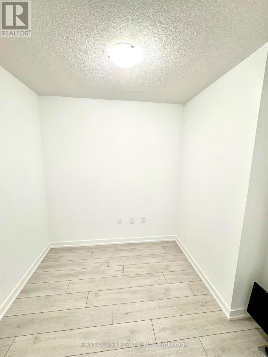 718 - 556 Marlee Avenue, Toronto, Ontario  M6B 0B1 - Photo 12 - W12789108