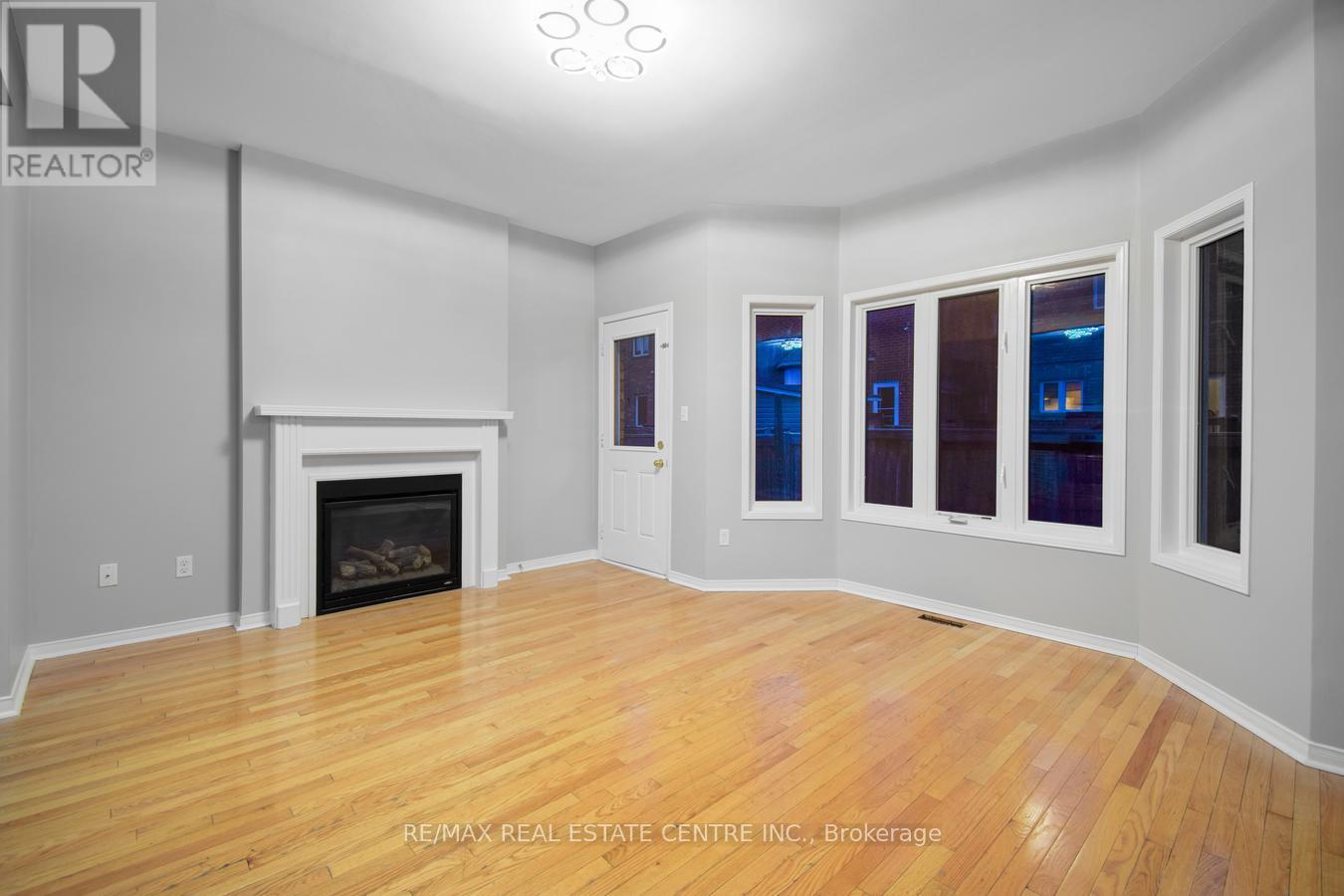 112 Commodore Drive, Brampton, Ontario L6X 0S6 - Photo 11 - W12791788