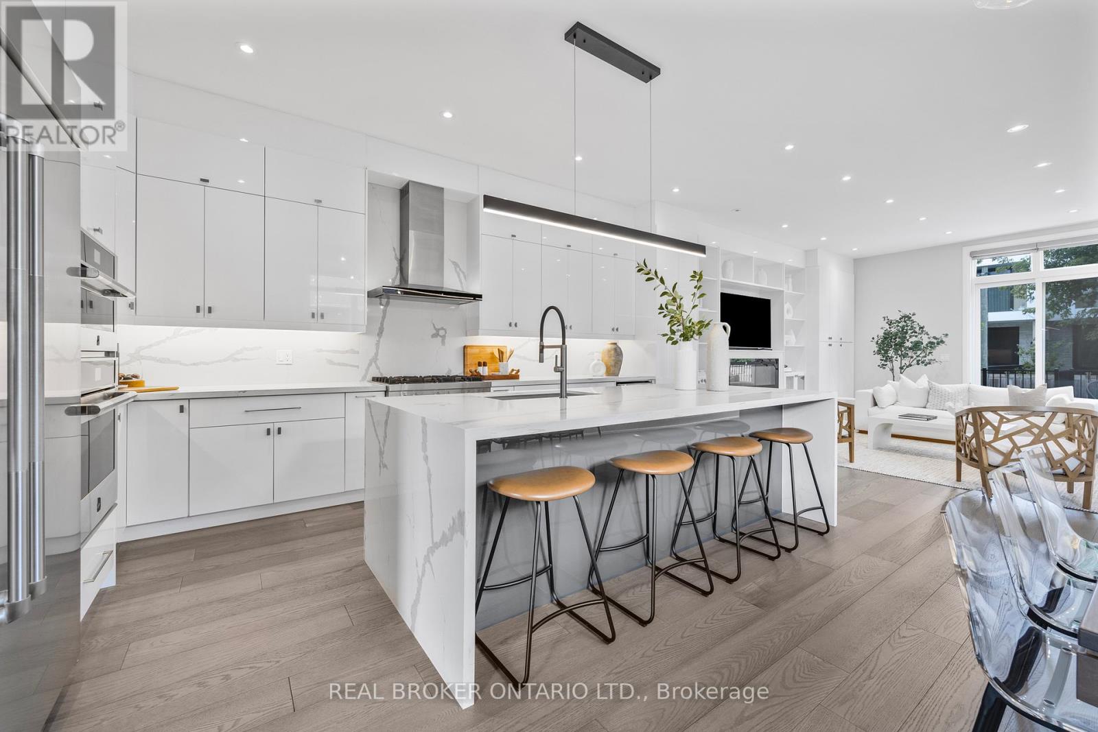 9a Maple Avenue N, Mississauga, Ontario  L5H 2R9 - Photo 10 - W12821722