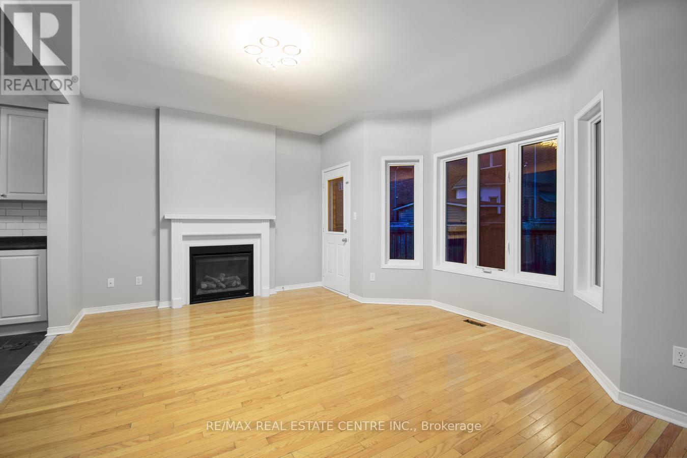 112 Commodore Drive, Brampton, Ontario L6X 0S6 - Photo 9 - W12791788