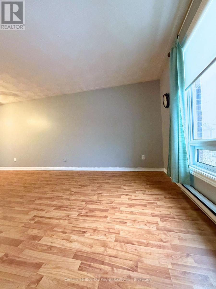 14 Cypress Court, North Bay (College Heights), Ontario  P1B 9G9 - Photo 6 - X12861364