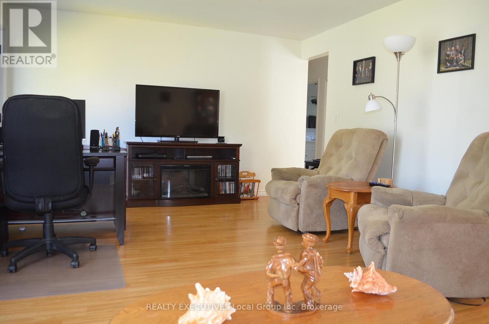 11 Chalet Road, Powassan, Ontario  P0H 2L0 - Photo 21 - X12861388