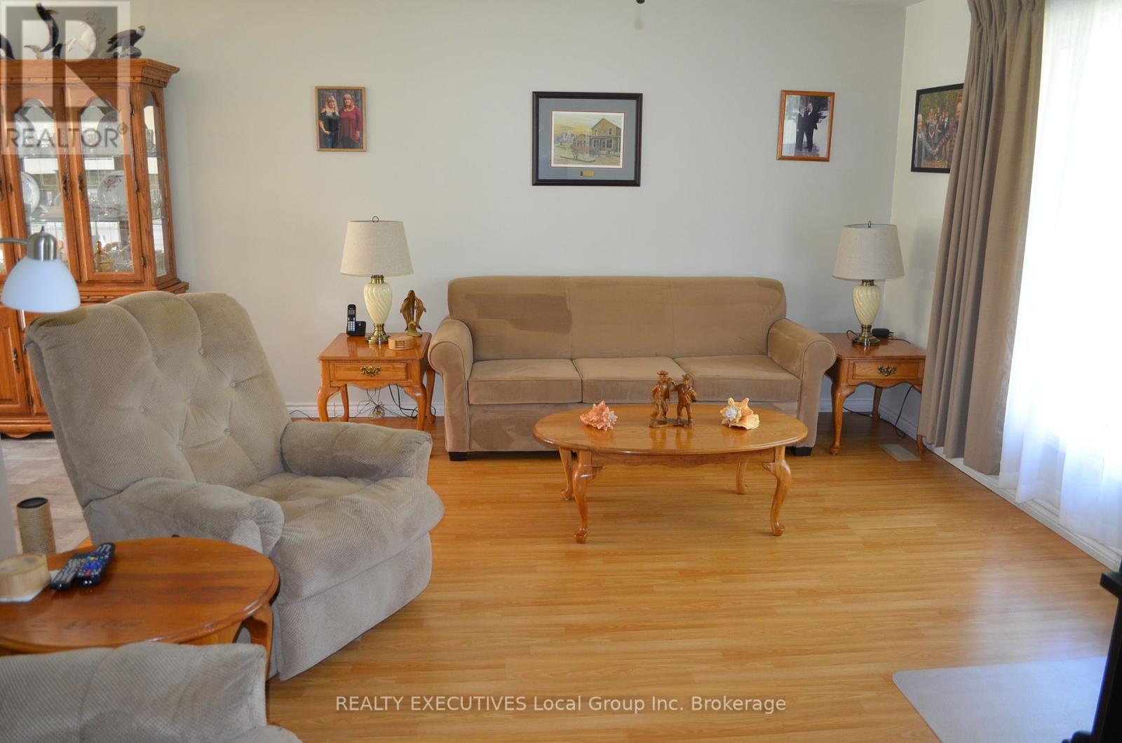 11 Chalet Road, Powassan, Ontario  P0H 2L0 - Photo 22 - X12861388