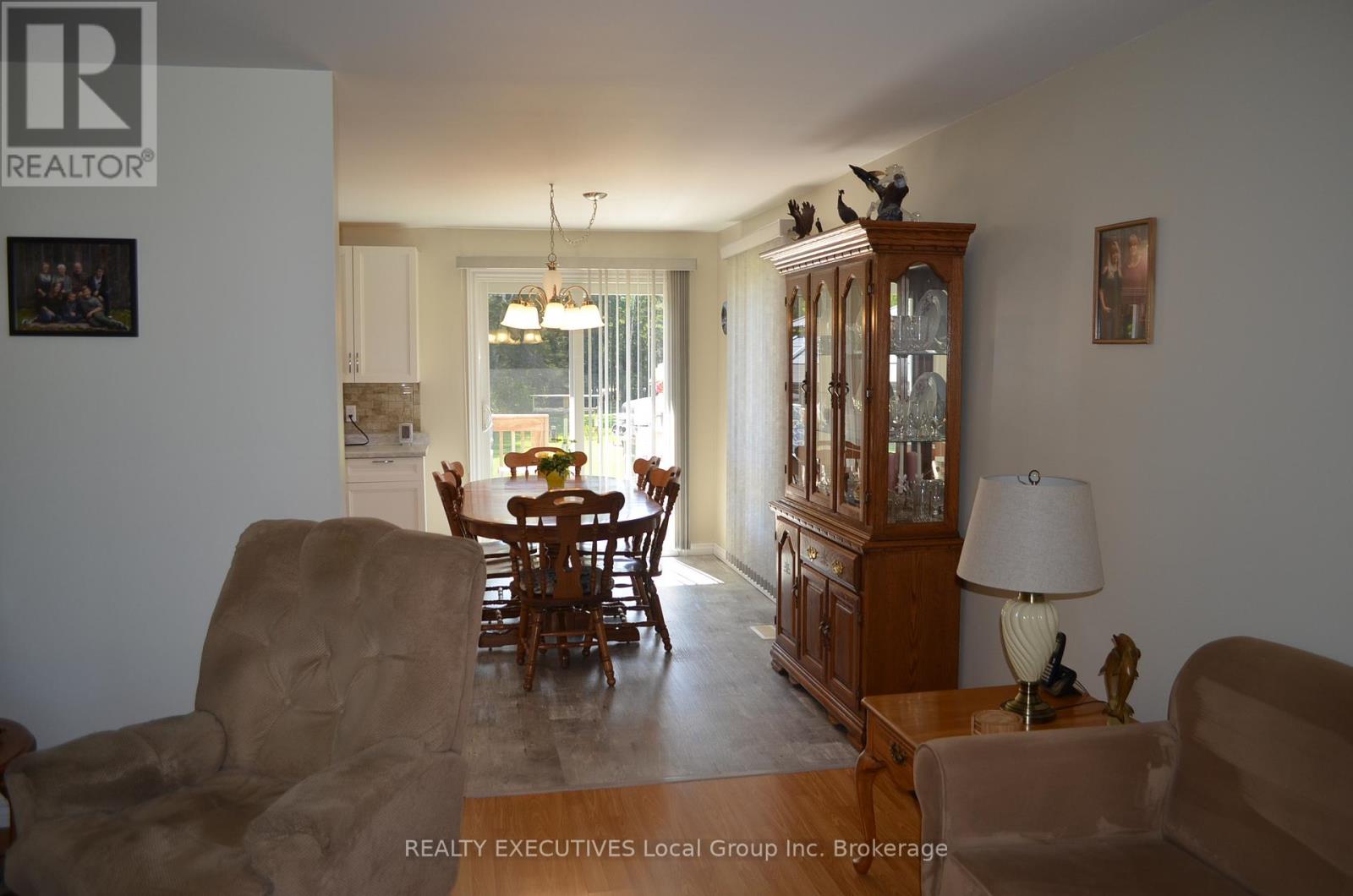 11 Chalet Road, Powassan, Ontario  P0H 2L0 - Photo 23 - X12861388