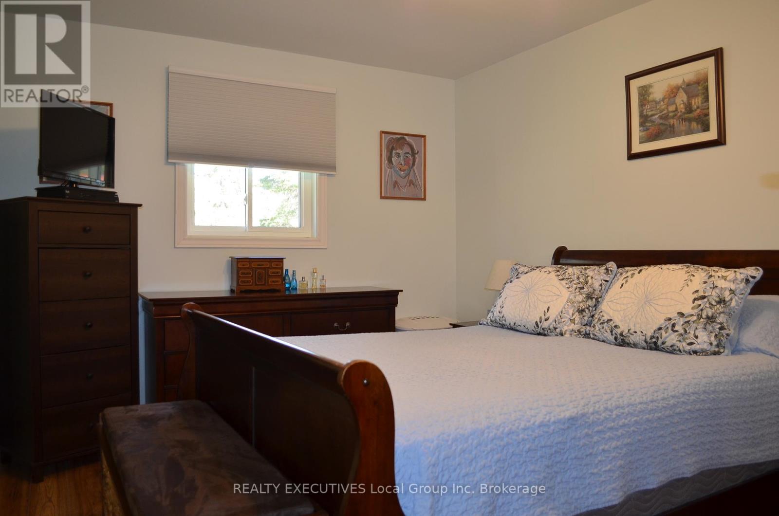 11 Chalet Road, Powassan, Ontario  P0H 2L0 - Photo 32 - X12861388