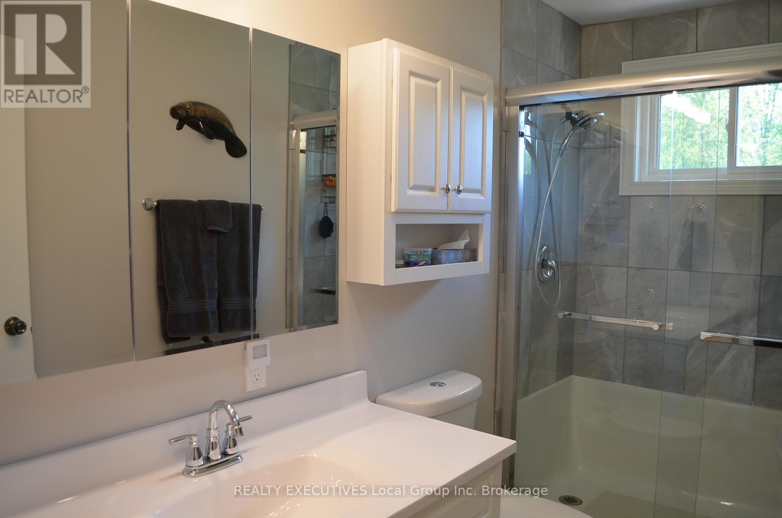 11 Chalet Road, Powassan, Ontario  P0H 2L0 - Photo 33 - X12861388