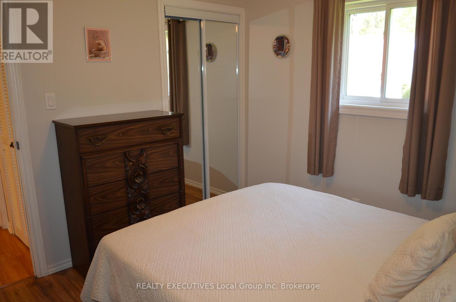 11 Chalet Road, Powassan, Ontario  P0H 2L0 - Photo 37 - X12861388