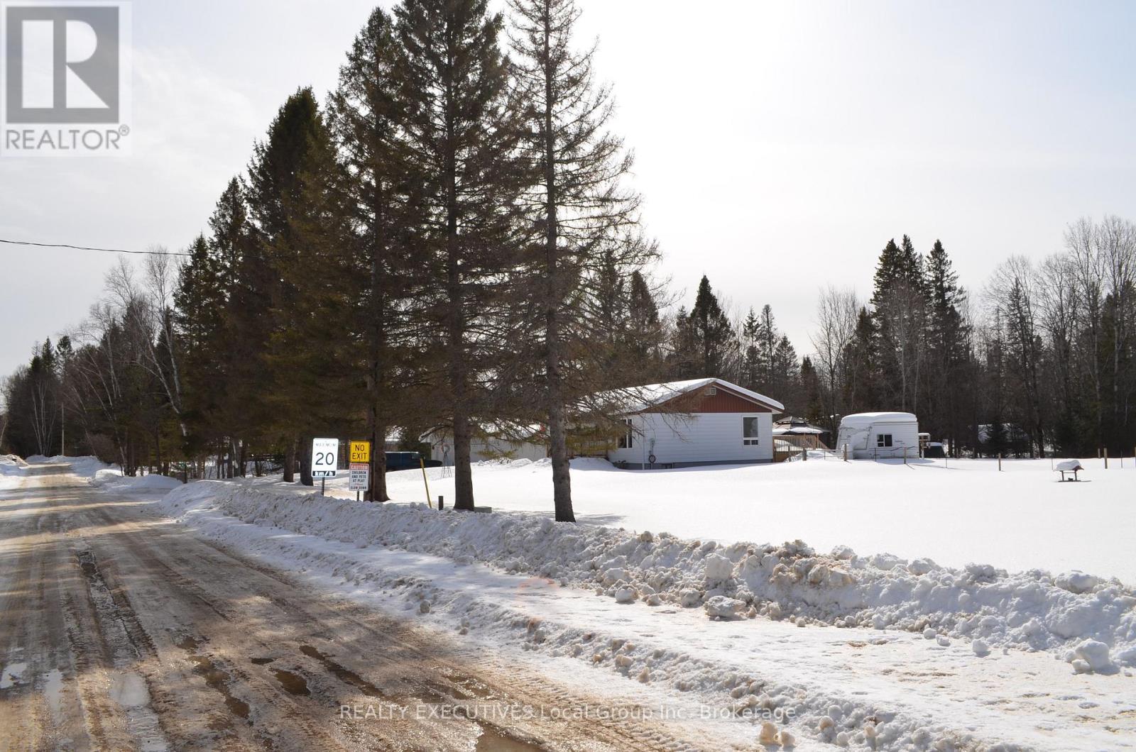 11 Chalet Road, Powassan, Ontario  P0H 2L0 - Photo 50 - X12861388