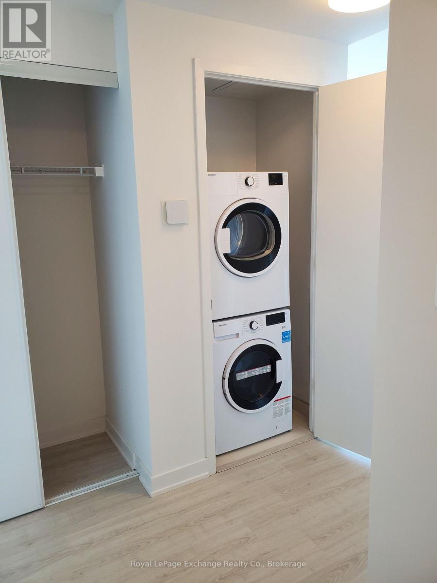 4710 - 3883 Quartz Road, Mississauga (City Centre), Ontario  L5B 0M4 - Photo 10 - W12861308