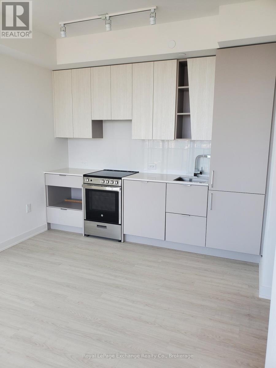 4710 - 3883 Quartz Road, Mississauga (City Centre), Ontario  L5B 0M4 - Photo 2 - W12861308