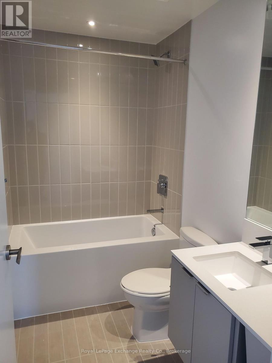 4710 - 3883 Quartz Road, Mississauga (City Centre), Ontario  L5B 0M4 - Photo 9 - W12861308