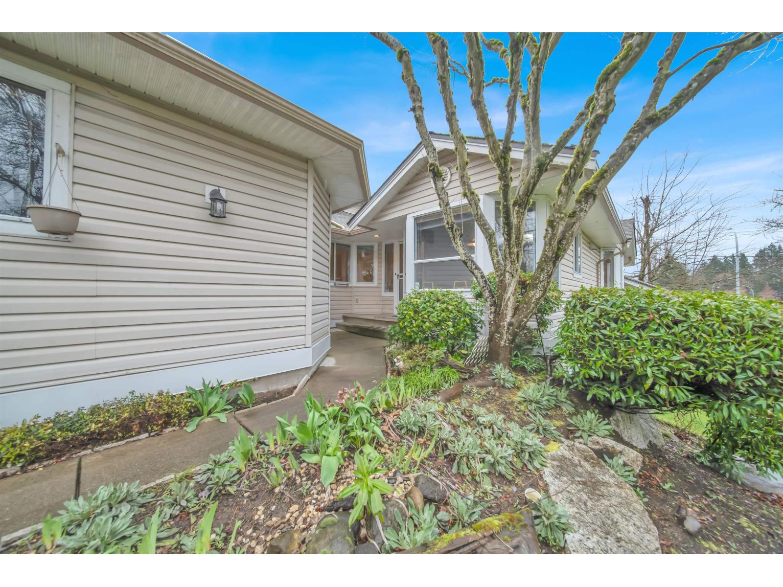 101 16071 82 AVENUE, surrey, British Columbia