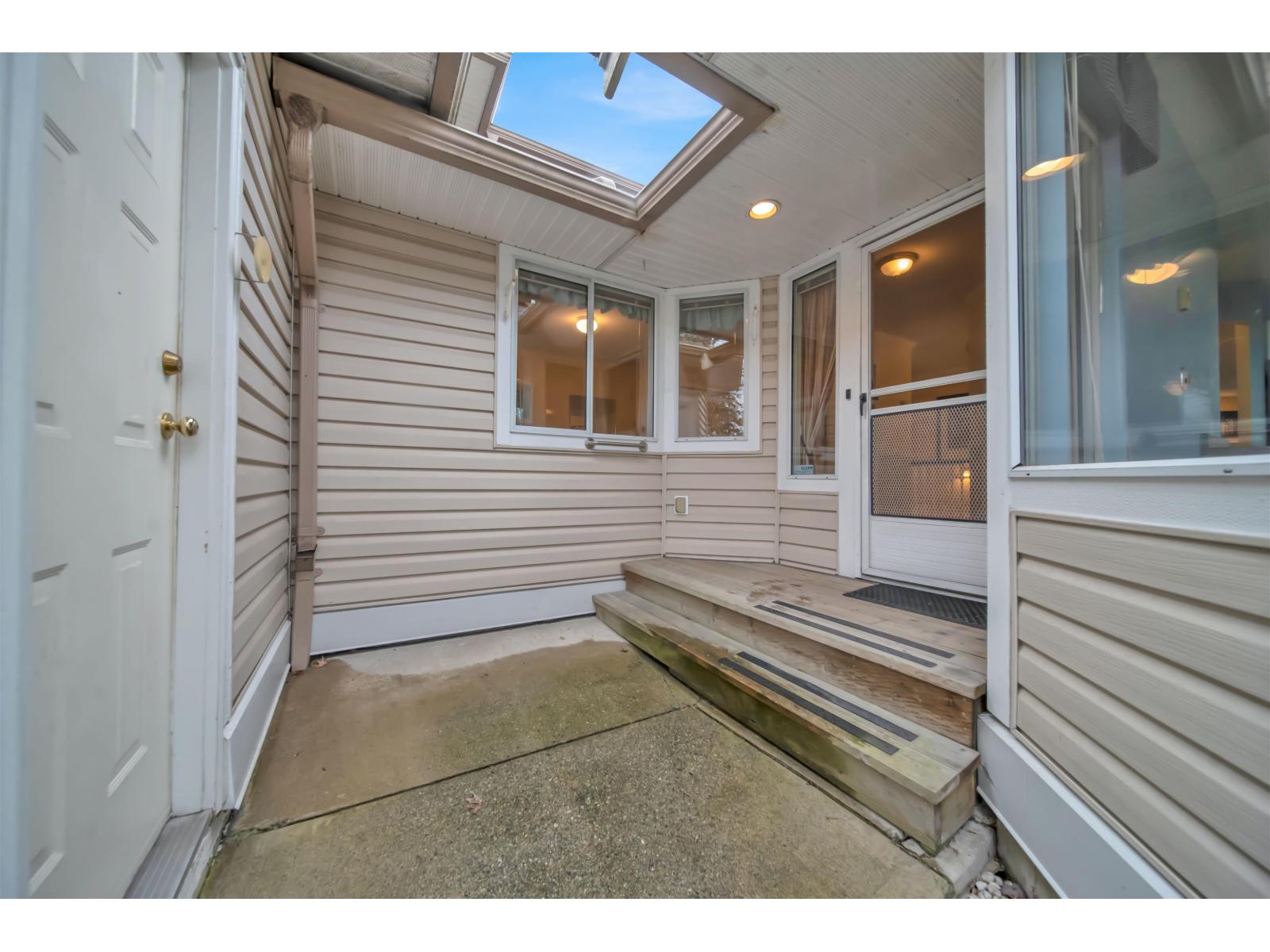 101 16071 82 Avenue, Surrey, British Columbia  V3S 2L6 - Photo 2 - R3097344