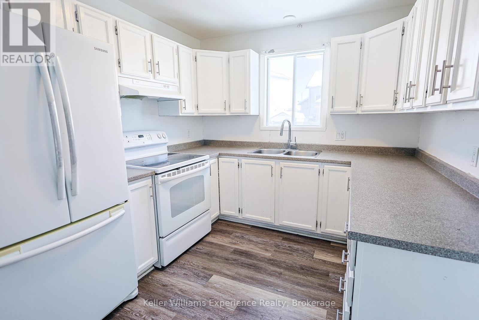 288 Third Avenue, Greater Sudbury, Ontario  P3B 4A1 - Photo 11 - X12861392