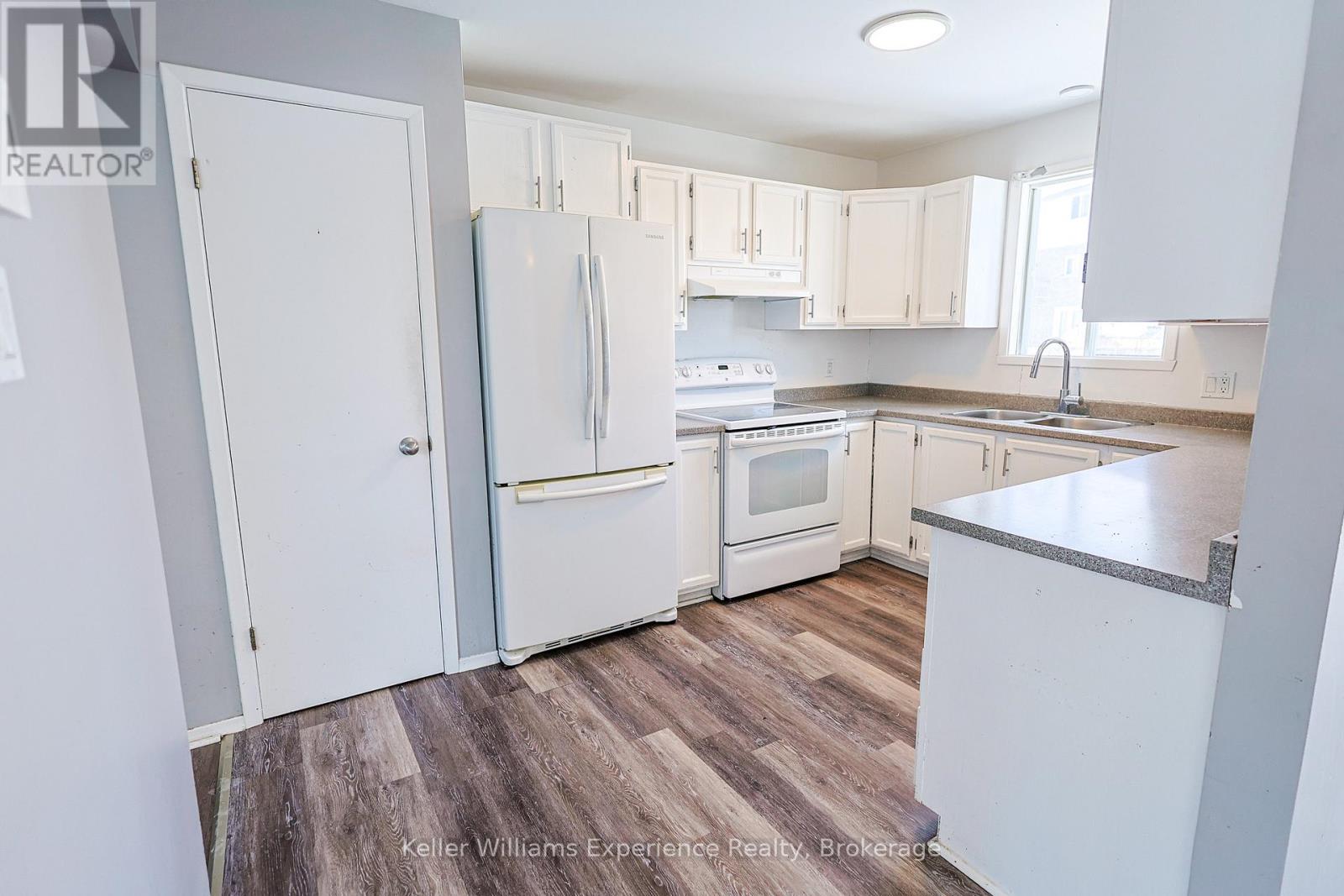 288 Third Avenue, Greater Sudbury, Ontario  P3B 4A1 - Photo 9 - X12861392